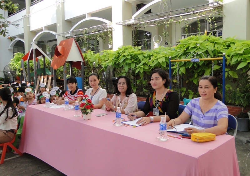 TRƯỜNG MẦM NON SAO SÁNG TỔ CHỨC HỘI THI “BÉ VỚI AN TOÀN GIAO THÔNG”
